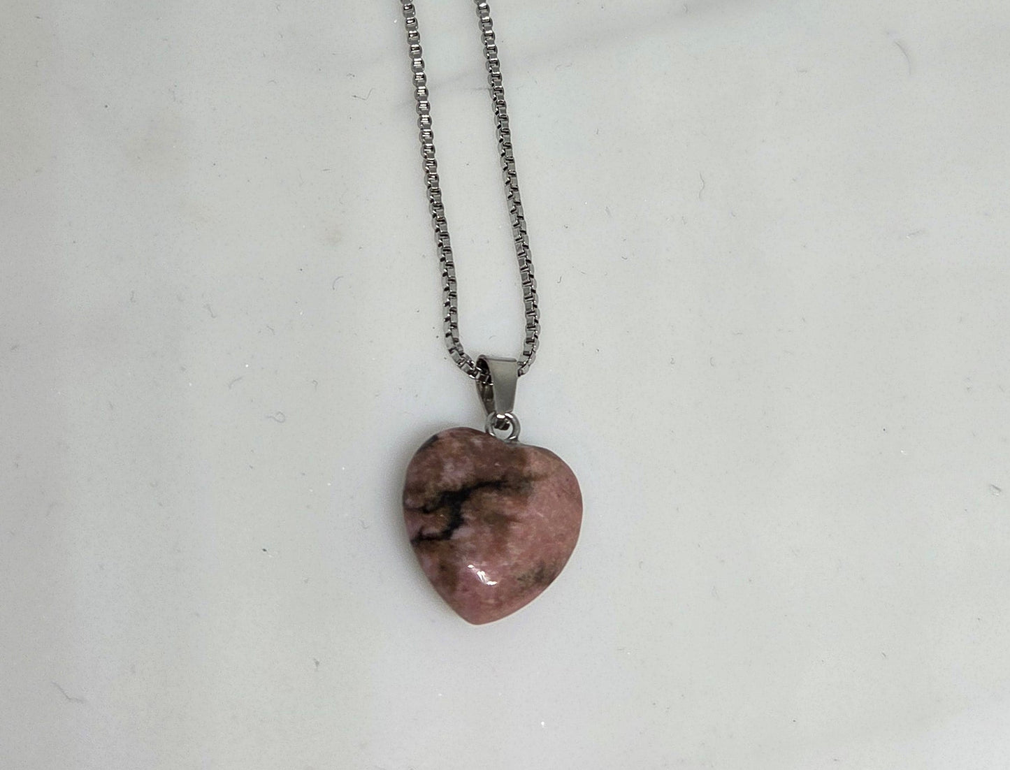 Pendentif Cœur en Rhodonite – Guérison & Confiance en soi