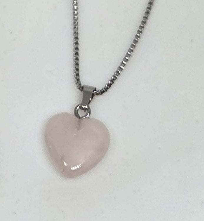 Collier Cœur en Quartz Rose – Amour & Douceur