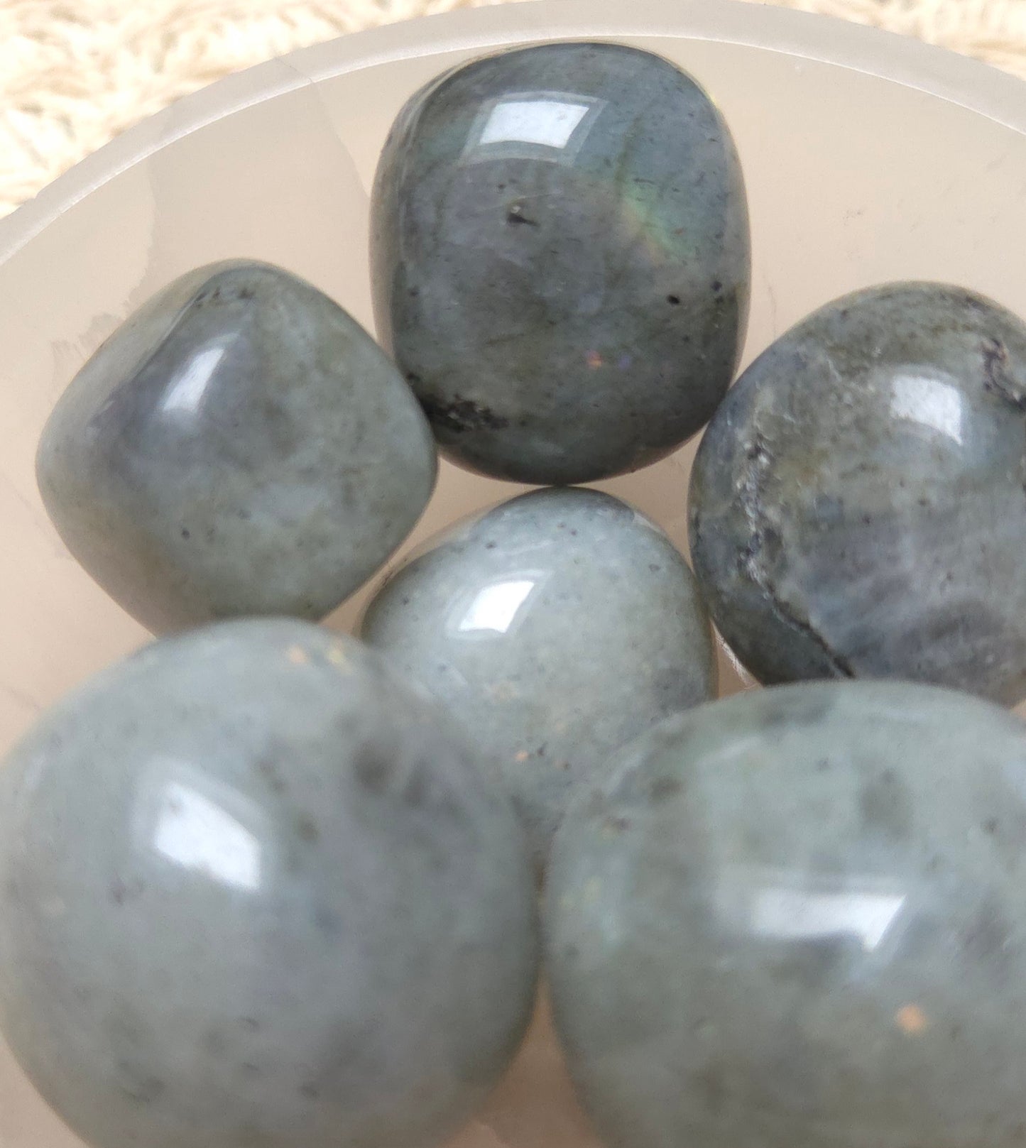 Labradorite – Protection & intuition