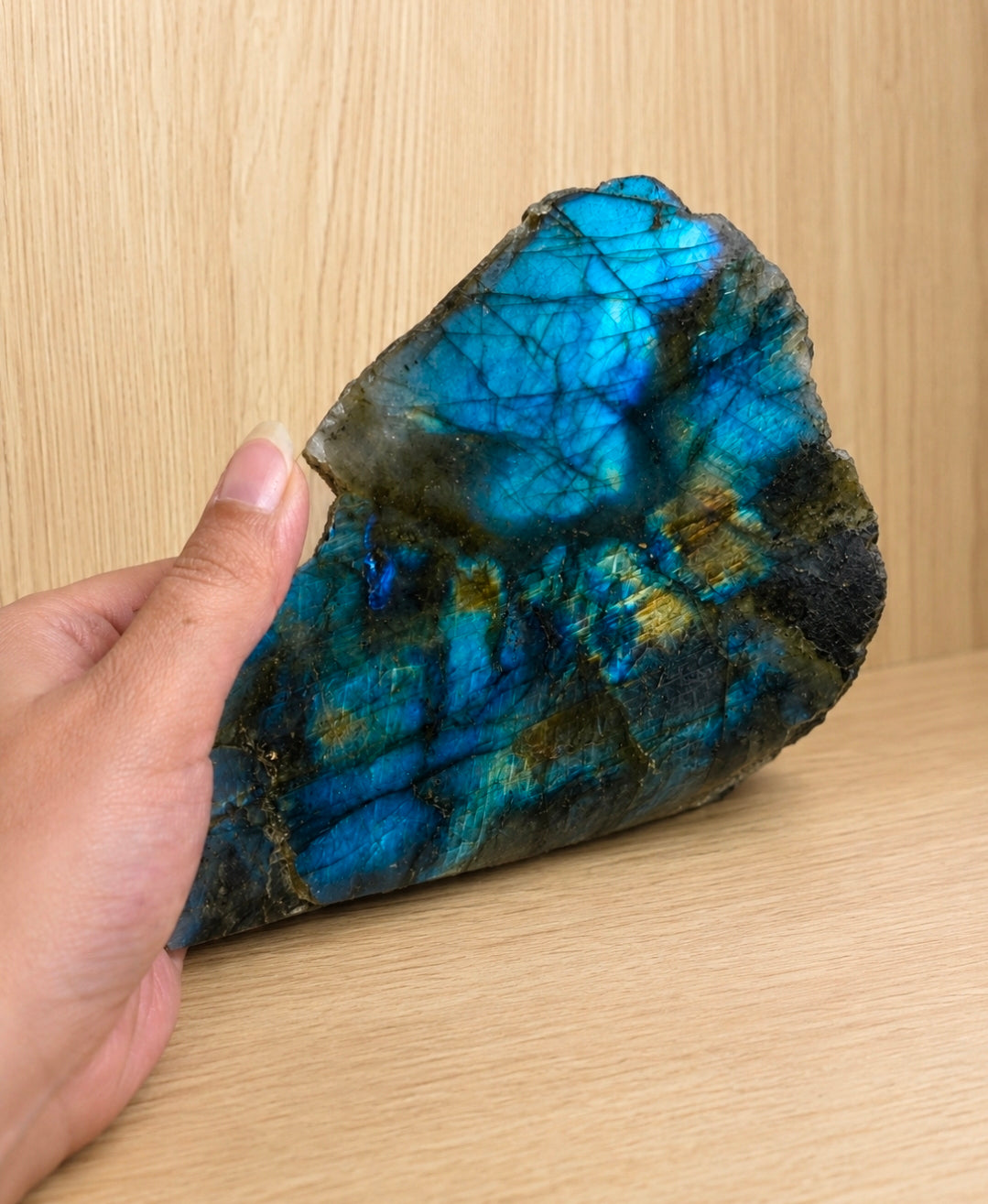 Labradorite AA forme libre – Protection énergétique & Apaisement