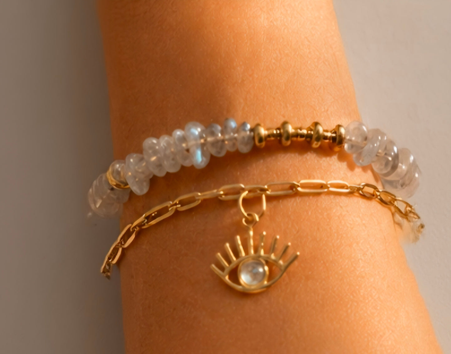 Bracelet Horus doré en Labradorite AA – Protection & Intuition